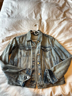 Gap 1969 Denim Jacket in Blue Like New